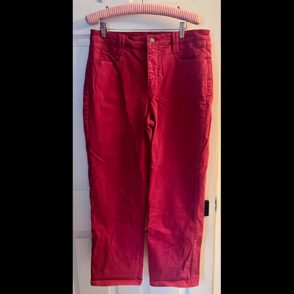 - NYDJ Bailey Relaxed Straight Ankle Jeans